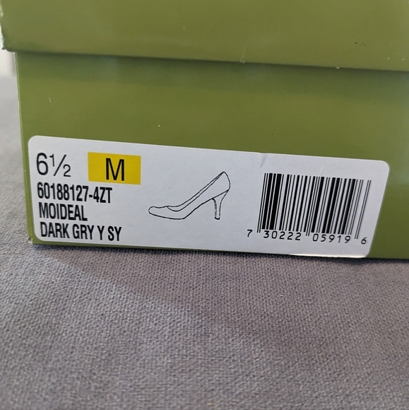 🎉3/$25🎉 Moideal Faux Patent Leather Pumps - Picture 4 of 9